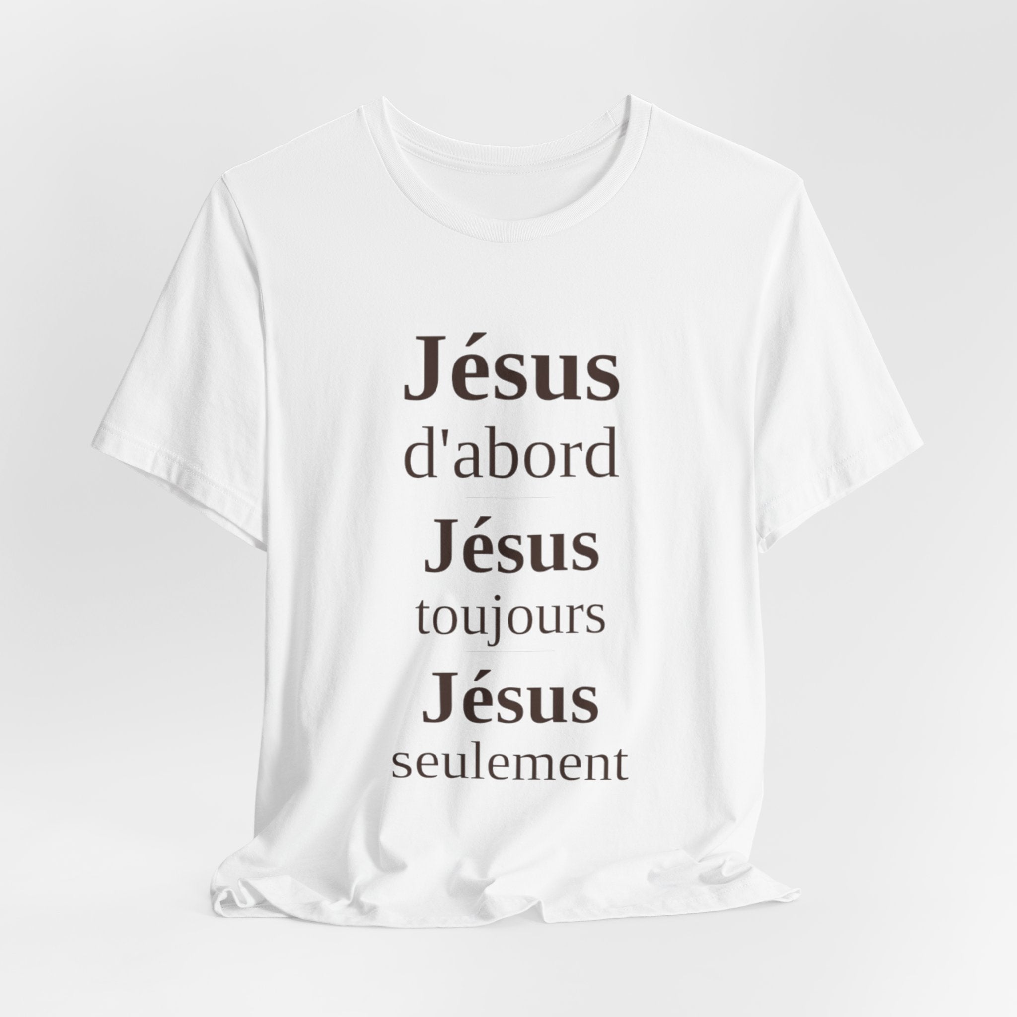 Jesus D'abord Vertical Scripture Tee — French Christian Faith T-Shirt