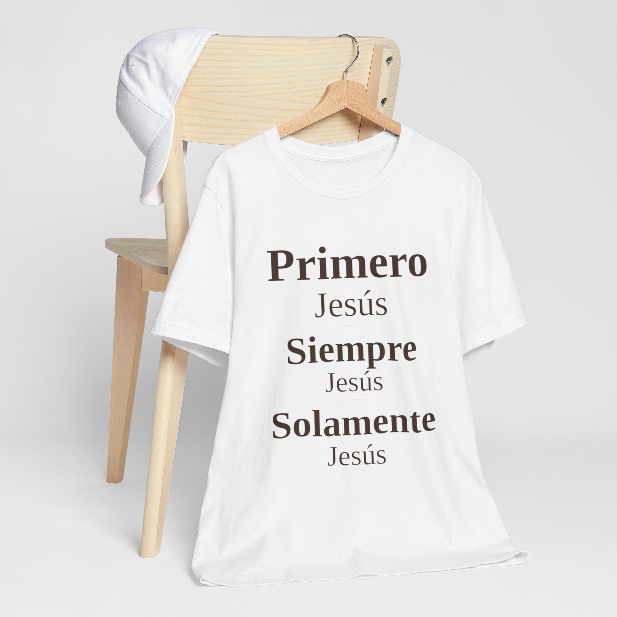 Primero Jesus Vertical Scripture Tee — Spanish Christian Faith T-Shirt